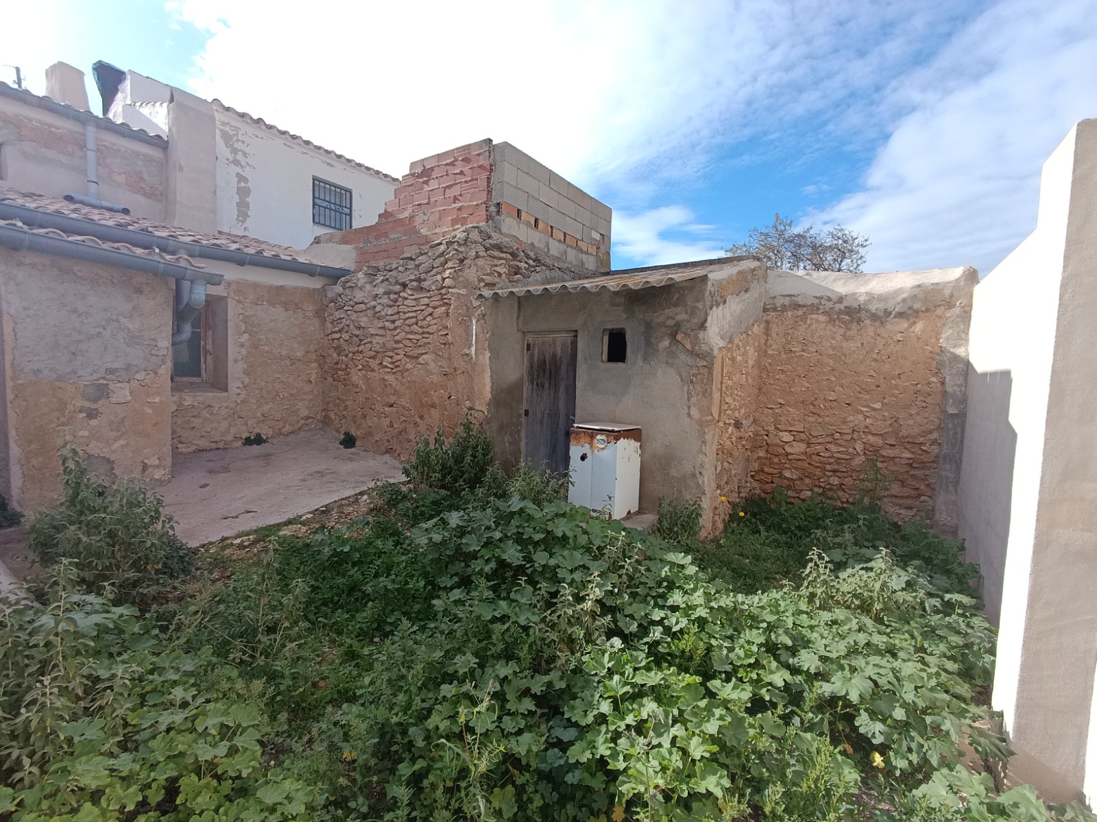Living room in terraced for sale in Raspay