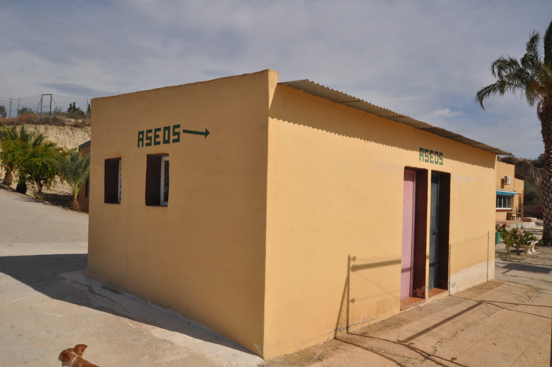 Master bedroom in commercial for sale in Abanilla