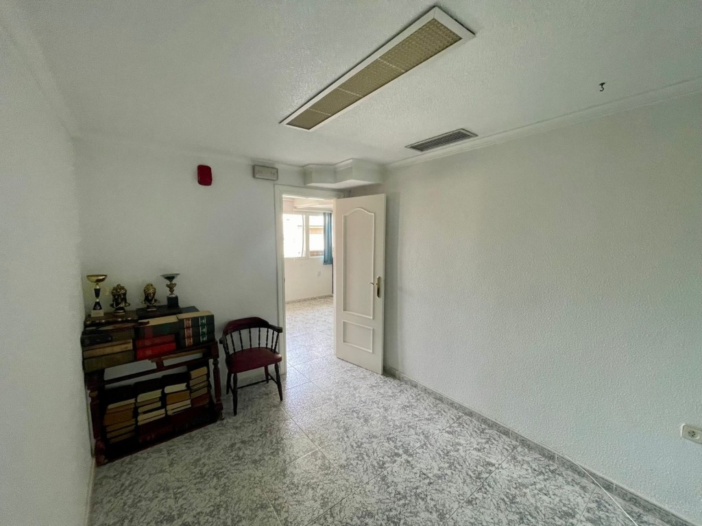 Dining area in commercial for sale in Los Alcazares