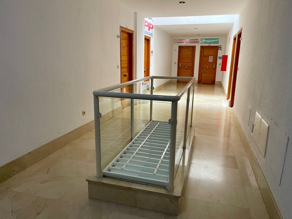 Dining area in commercial for sale in Los Alcazares