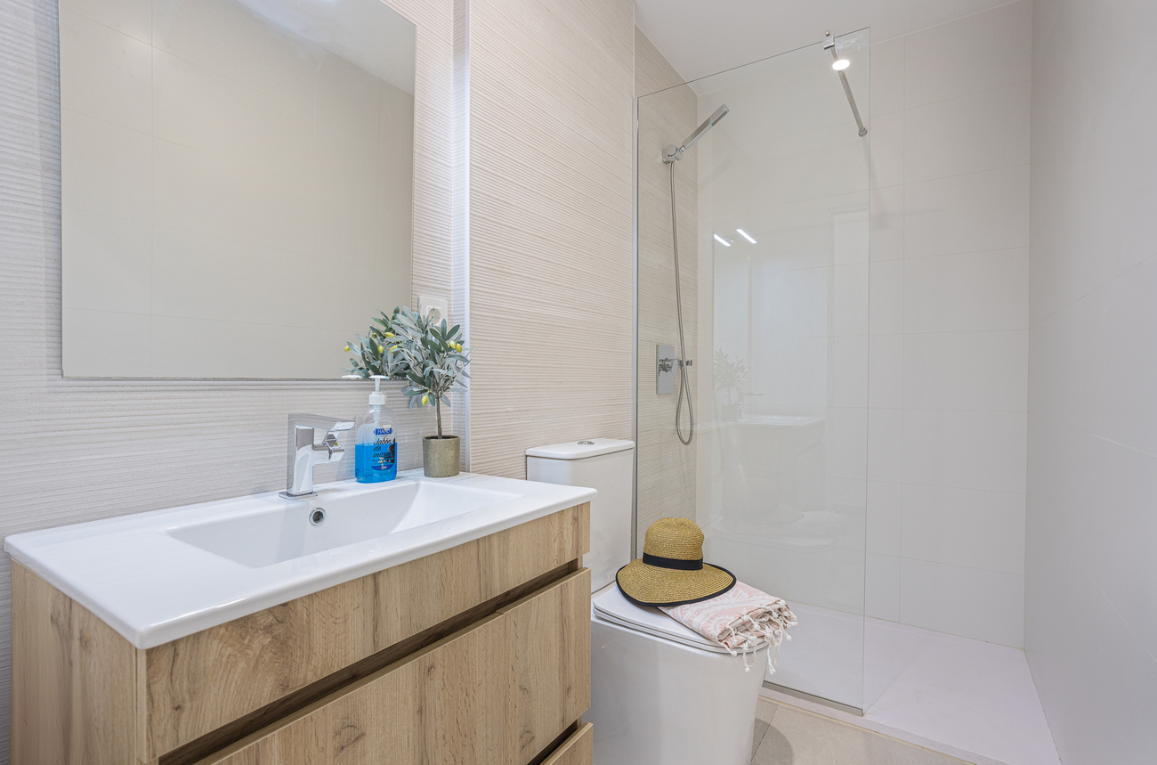 Bathroom in apartment for sale in San Pedro del Pinatar