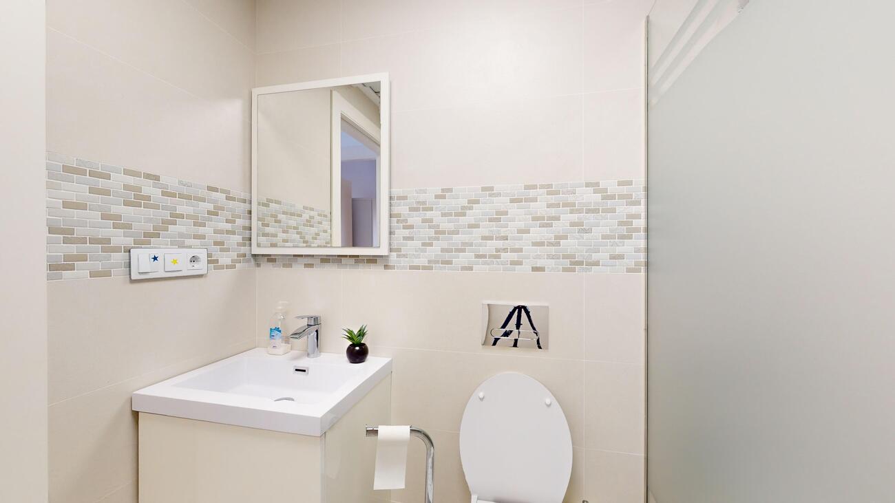Bathroom in villa for sale in Playa Honda