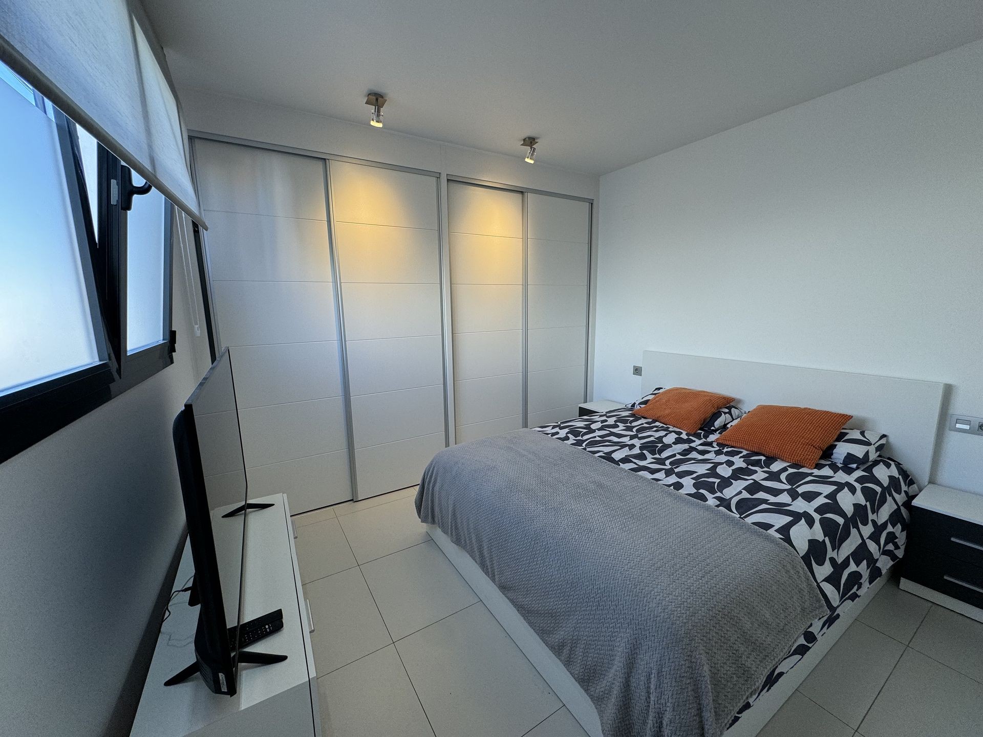 Bedroom in apartment for sale in Torrevieja