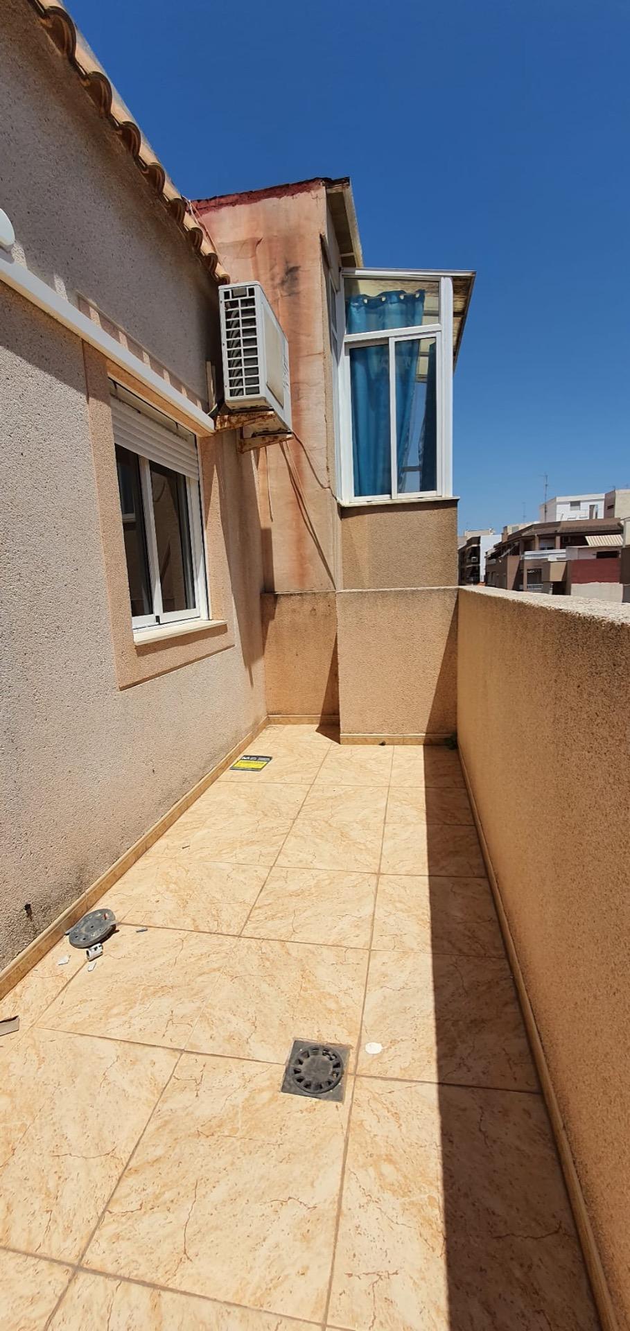 Bedrooms: 2, Bathrooms: 1, Penthouse in Torrevieja, Alicante, Spain