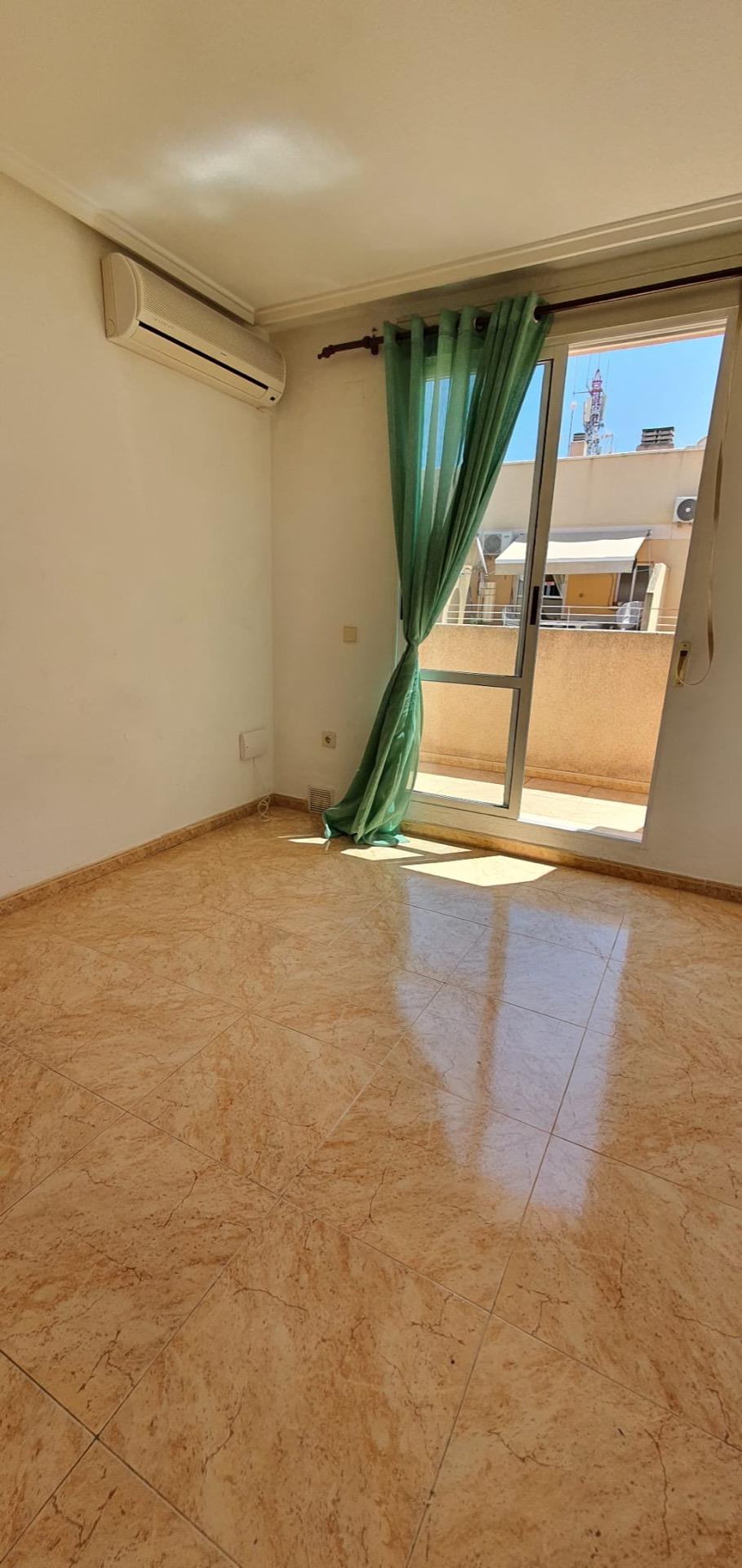 Bedrooms: 2, Bathrooms: 1, Penthouse in Torrevieja, Alicante, Spain
