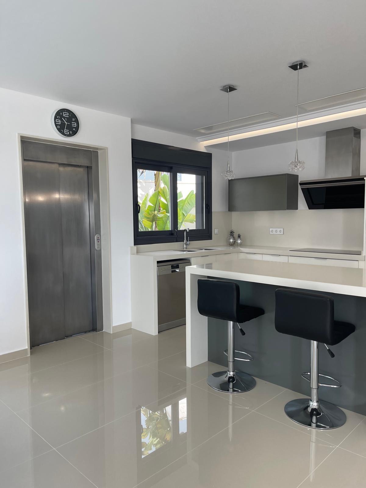 Terrace in villa for sale in San Miguel de Salinas