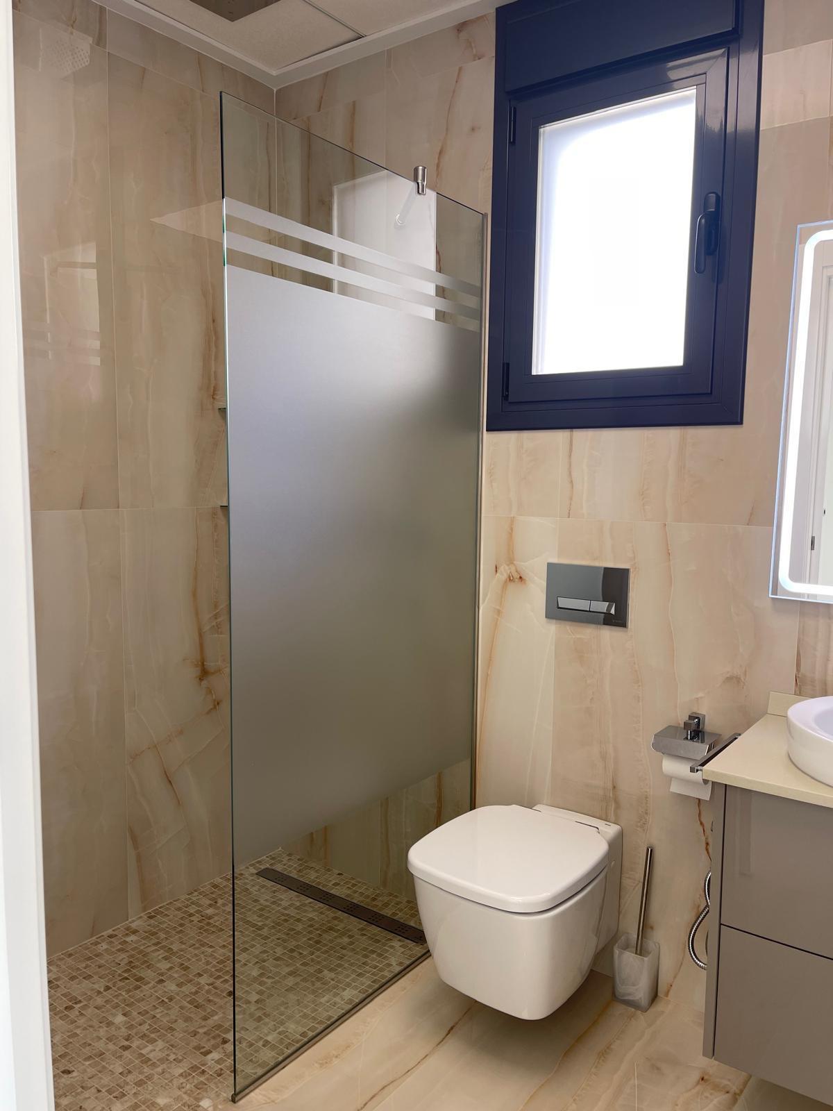 Bathroom in villa for sale in San Miguel de Salinas