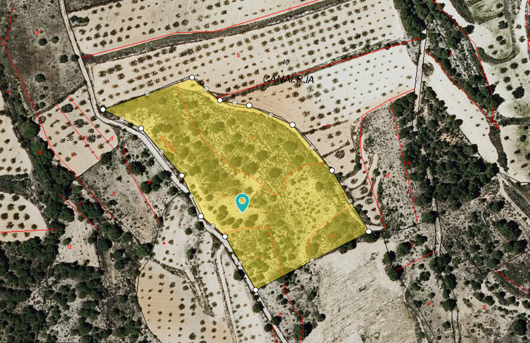 Discover the perfect opportunity to build your dream project on this expansive 15,469 m² plot of lan