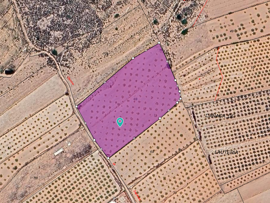 This spacious 15,179 m² plot offers breathtaking views and is located just 5 minutes from the town o
