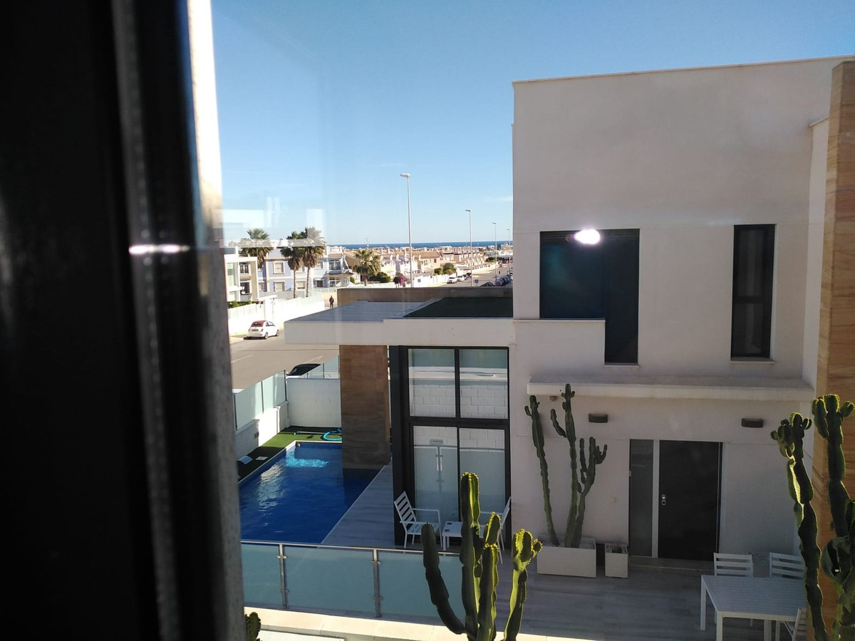 Kitchen in villa for sale in Orihuela Costa