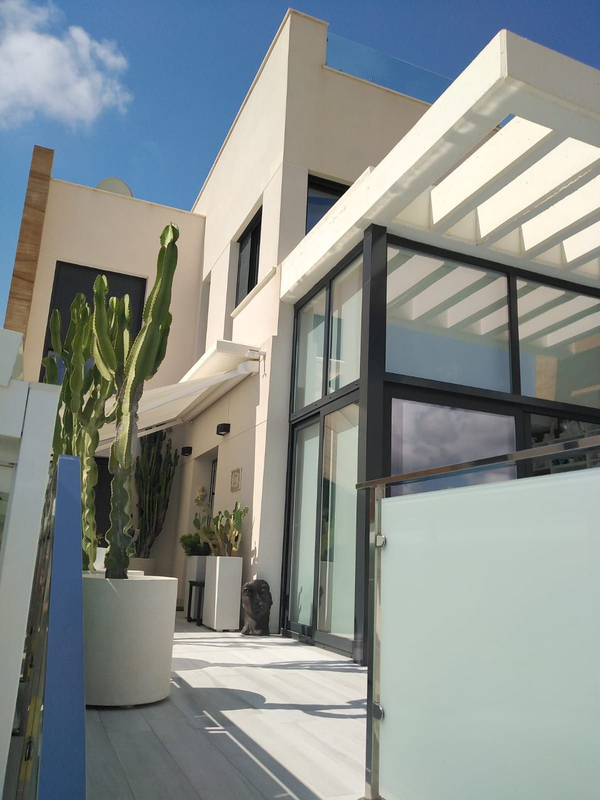 Living room in villa for sale in Orihuela Costa