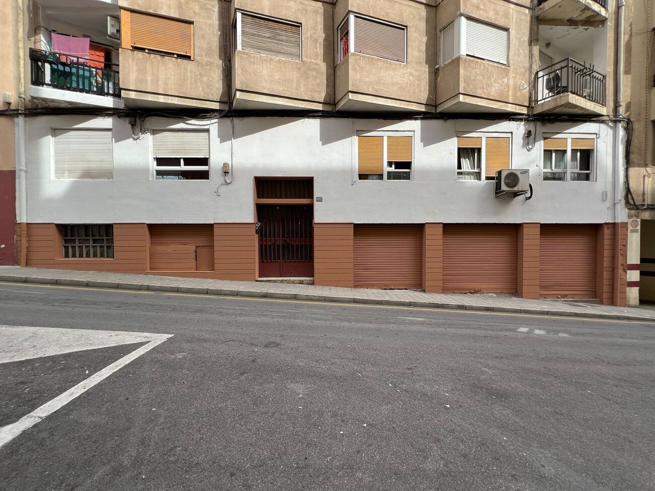Price: €155,000Area: 210 m²Condition: Under full renovation, will be delivered open-plan with new fi