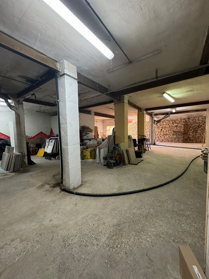 Price: €155,000Area: 210 m²Condition: Under full renovation, will be delivered open-plan with new fi