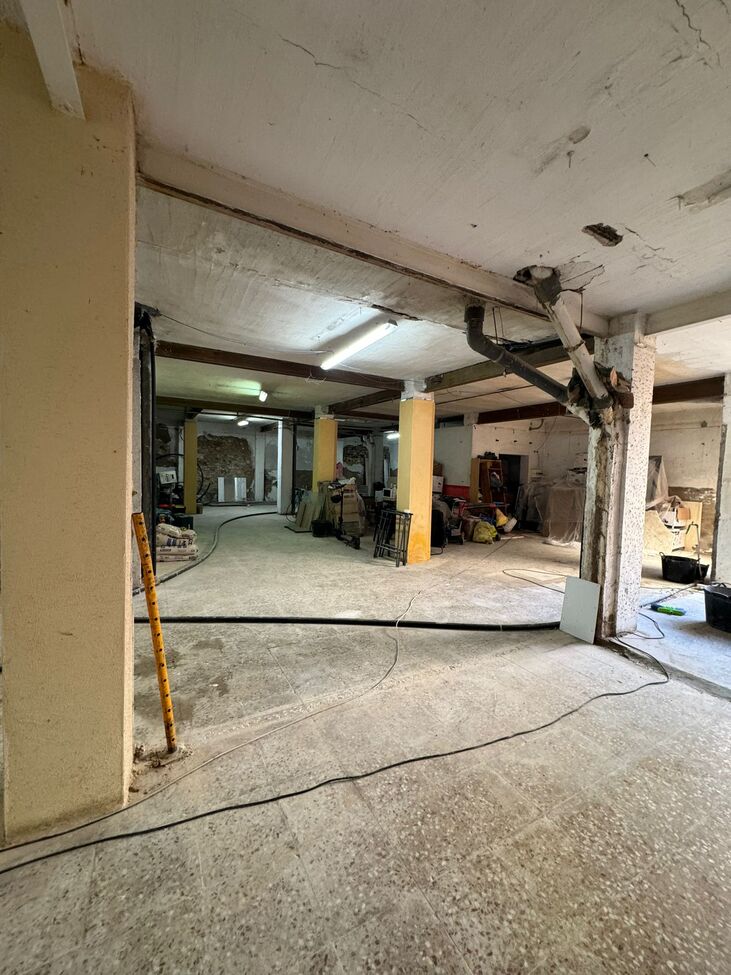 Price: €155,000Area: 210 m²Condition: Under full renovation, will be delivered open-plan with new fi