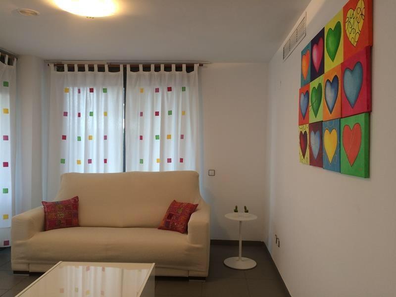 Master bedroom in apartment for sale in Gandía