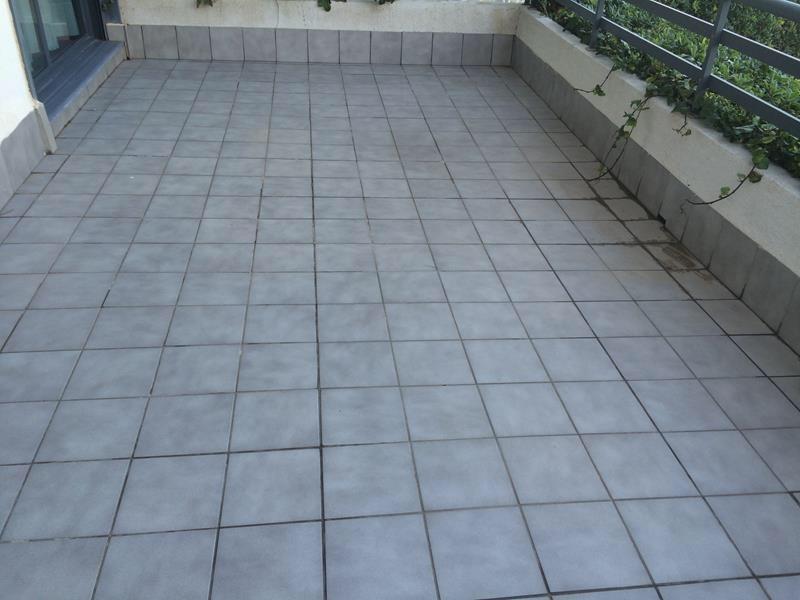 Pool area in apartment for sale in Gandía