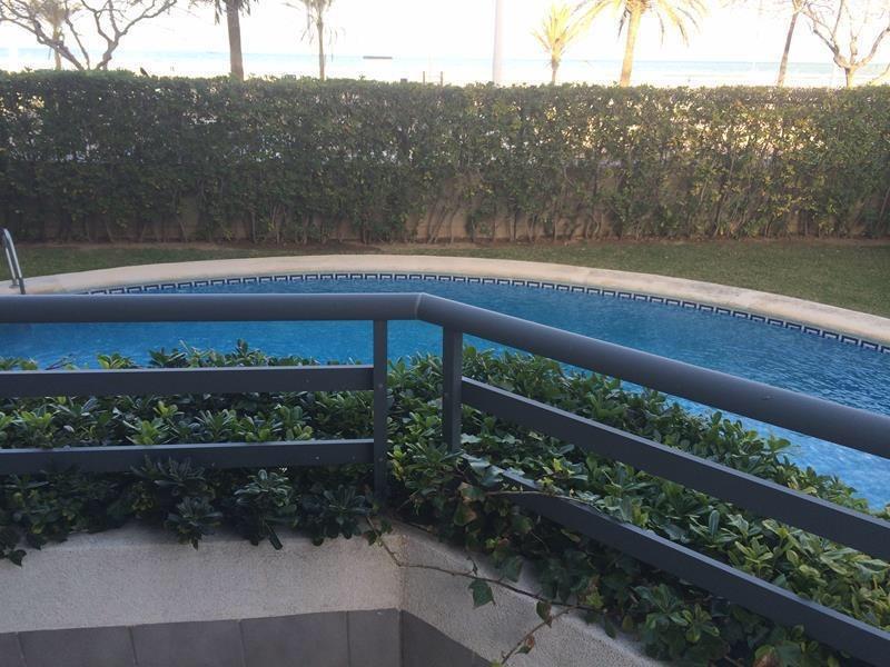 Pool area in apartment for sale in Gandía