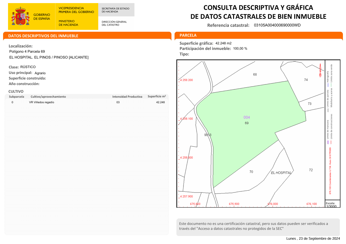 This building plot of 42,248 m² is situated in a peaceful hamlet just outside Pinoso