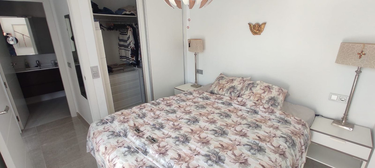 Garden in villa for sale in Orihuela Costa