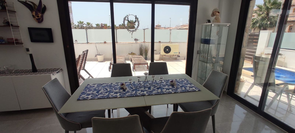 Bedroom in villa for sale in Orihuela Costa