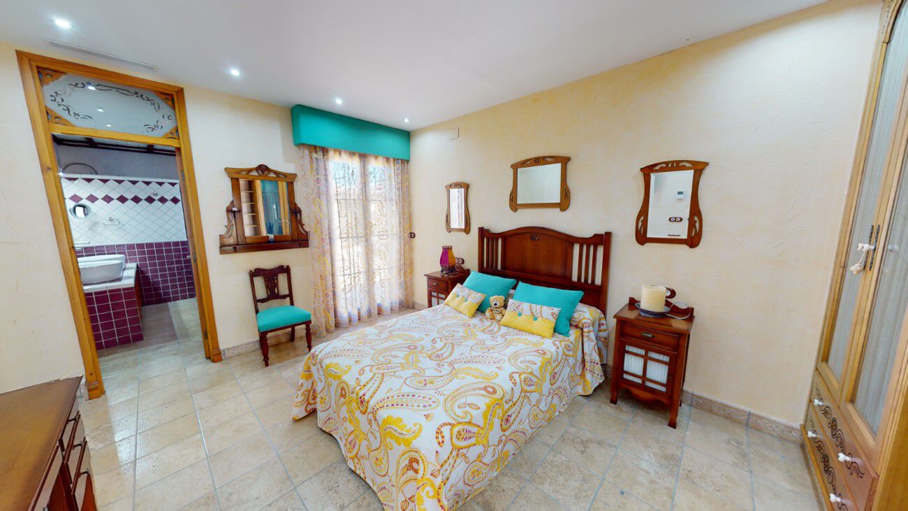 Bathroom in villa for sale in Almoradi