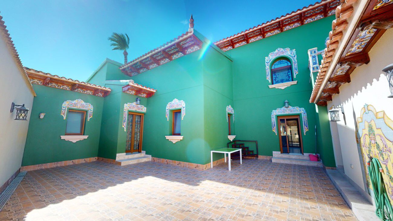 Bathroom in villa for sale in Almoradi