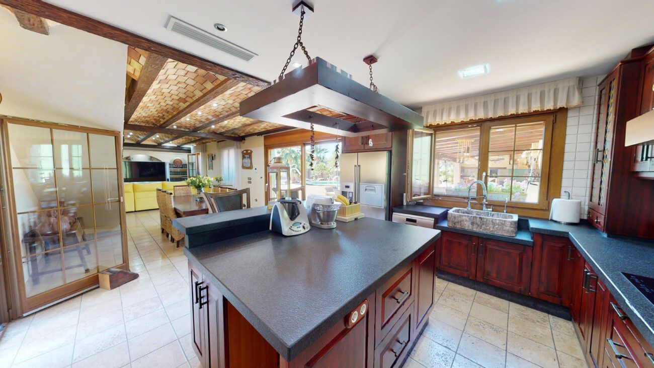 Garden in villa for sale in Almoradi