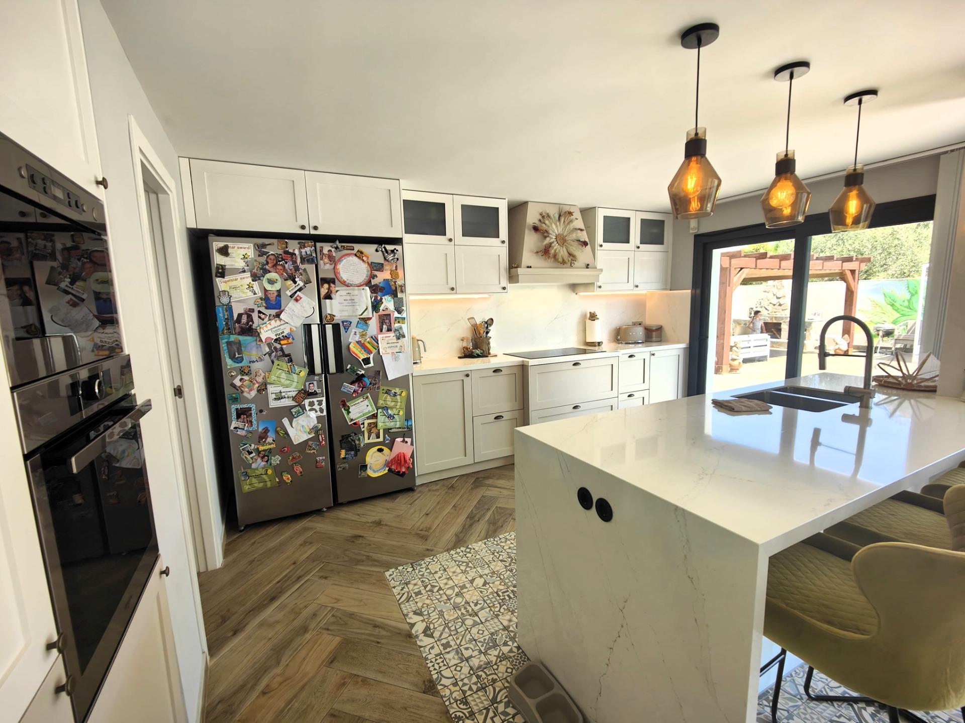 Dining area in villa for sale in Cabo Roig