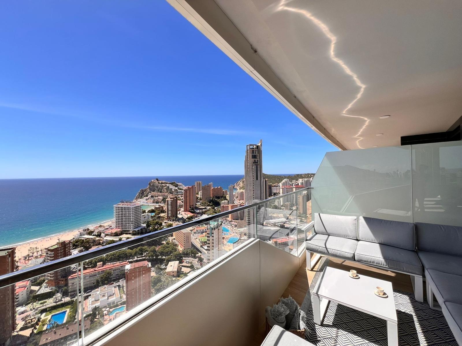 Living room in apartment for sale in Benidorm
