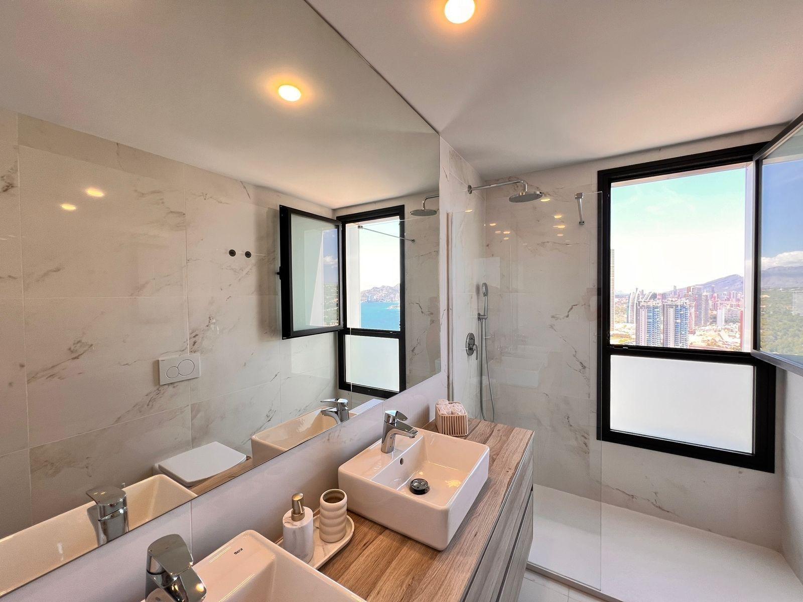 Terrace in apartment for sale in Benidorm
