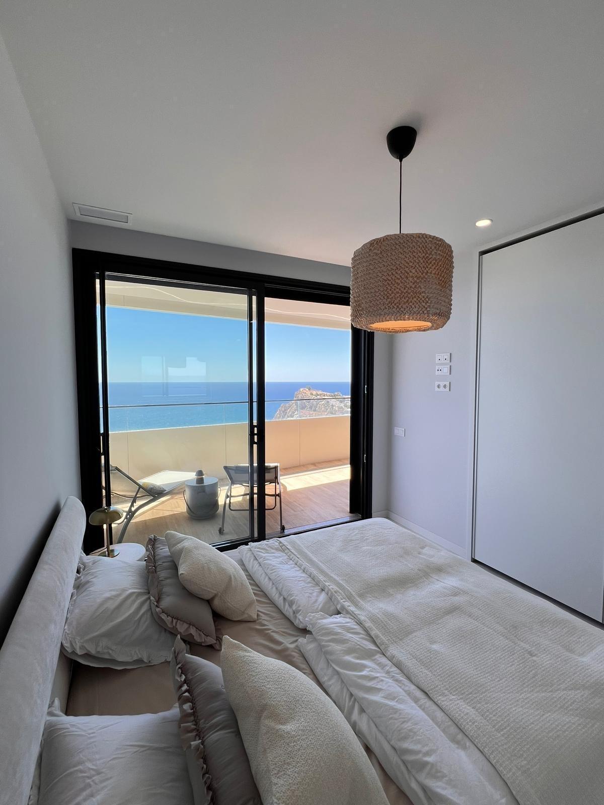 Master bedroom in apartment for sale in Benidorm