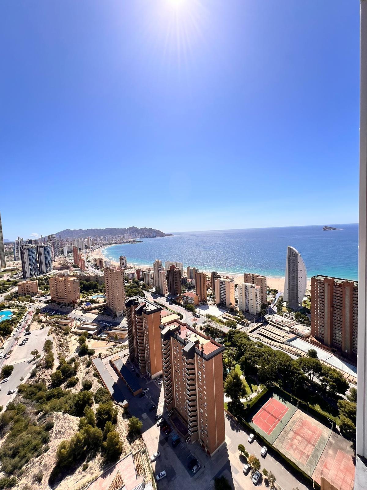 Bedrooms: 3, Bathrooms: 2, Apartment in Benidorm, Alicante, Spain
