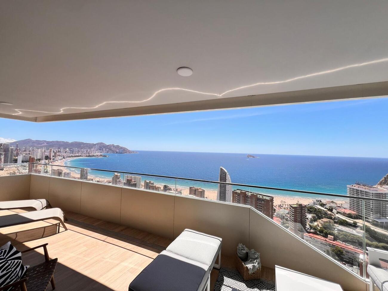 Bathroom in apartment for sale in Benidorm