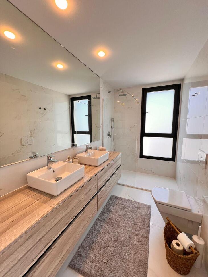 Master bedroom in apartment for sale in Benidorm