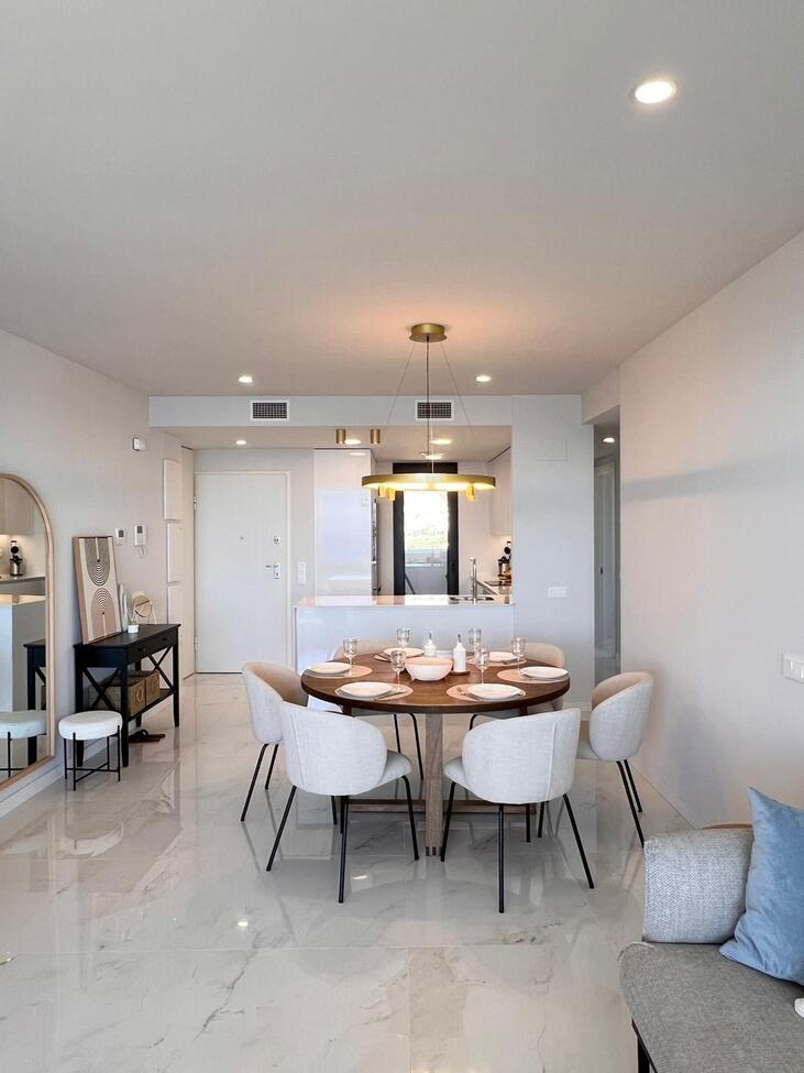 Bedroom in apartment for sale in Benidorm