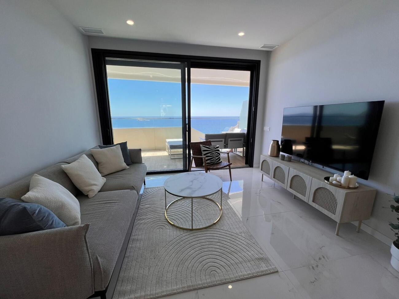 Living room in apartment for sale in Benidorm