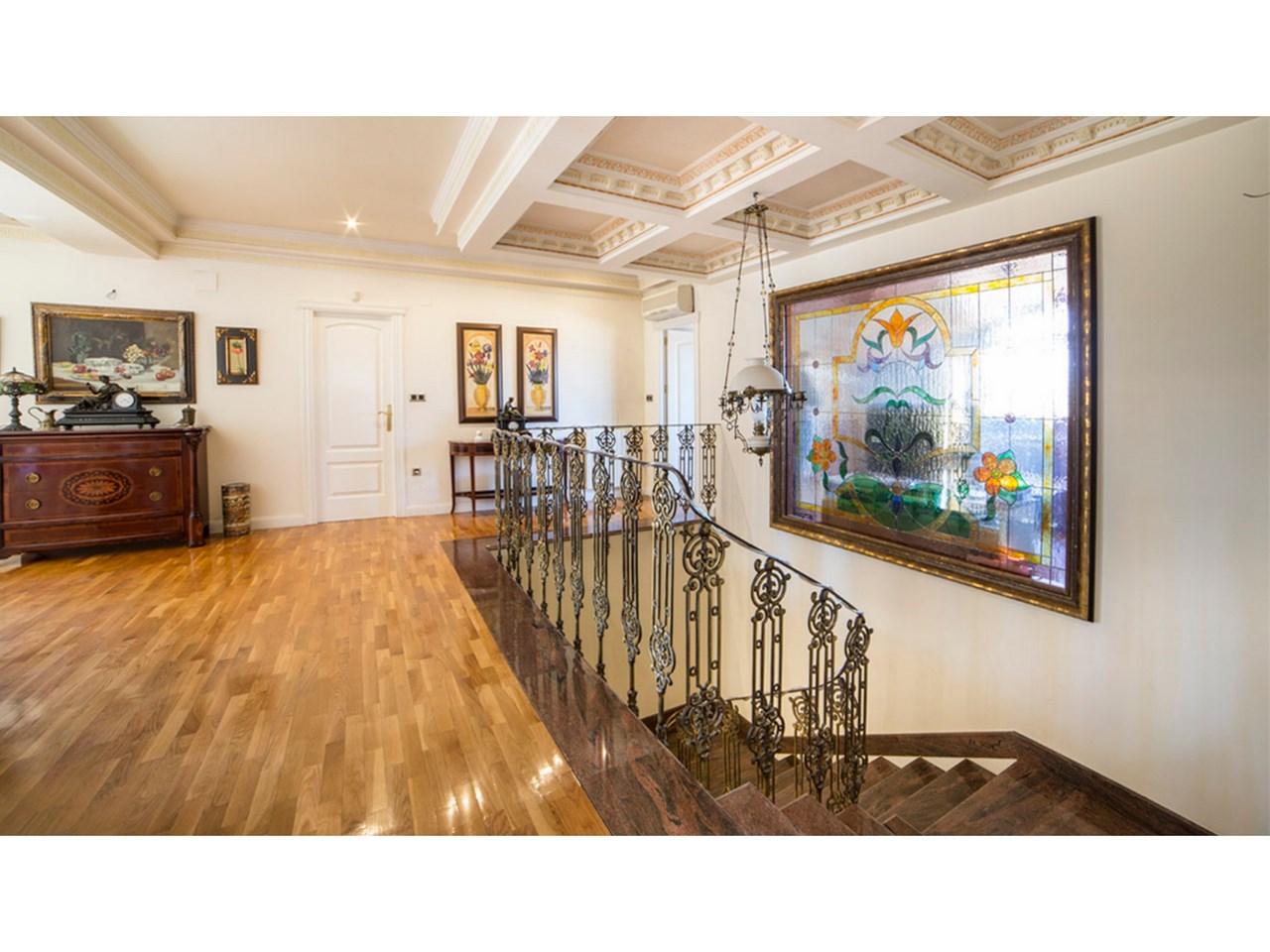 Living room in villa for sale in Yecla