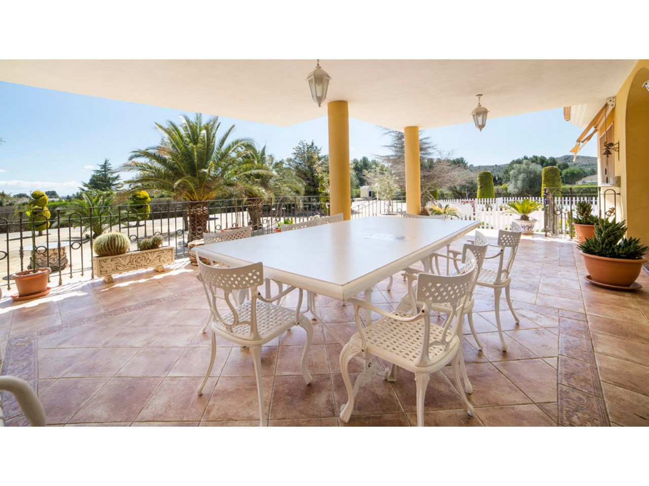 Terrace in villa for sale in Yecla