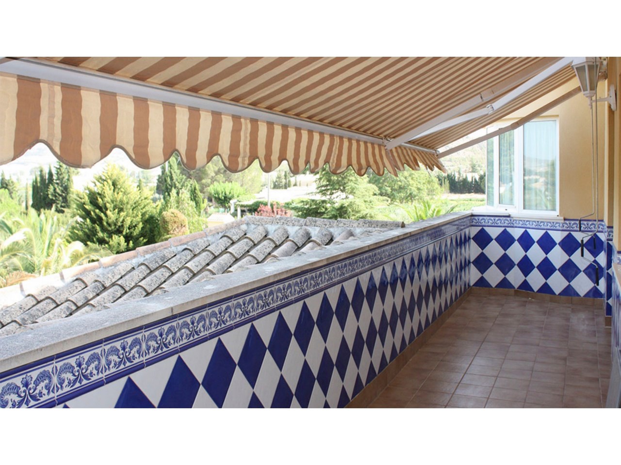 Dining area in villa for sale in Yecla