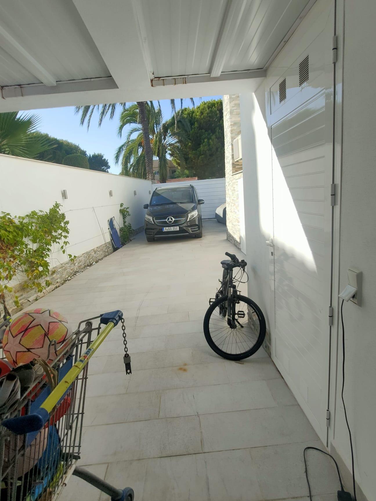 Master bedroom in villa for sale in Orihuela Costa