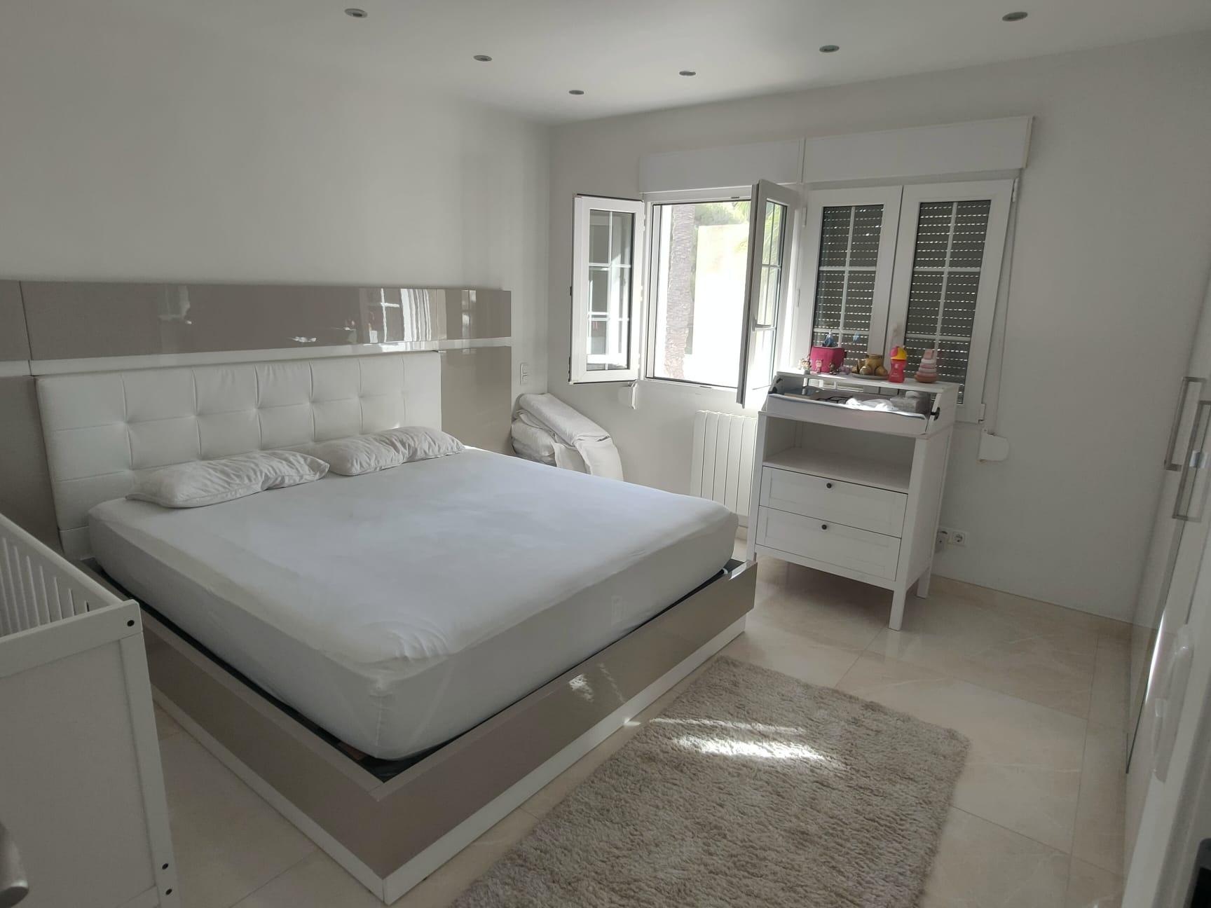 Garden in villa for sale in Orihuela Costa