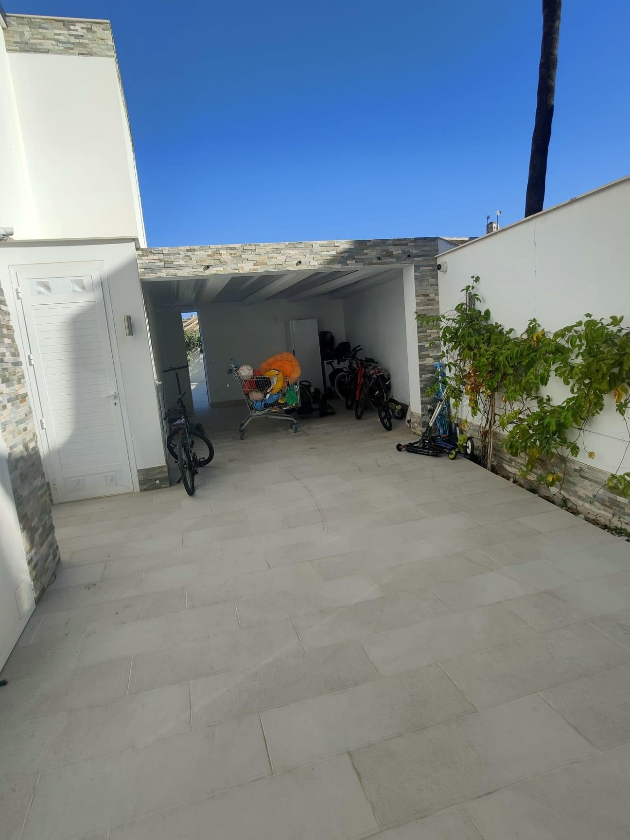 Bathroom in villa for sale in Orihuela Costa