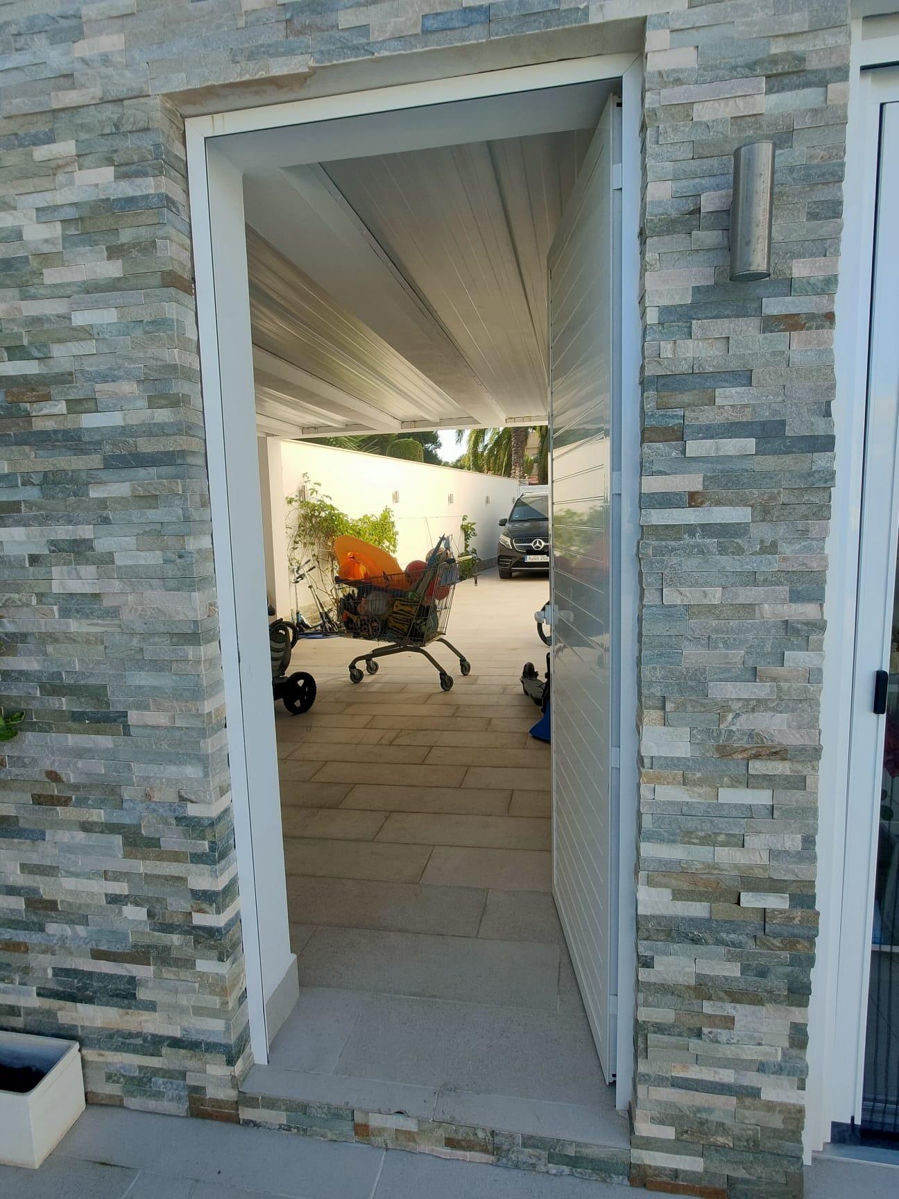 Bedroom in villa for sale in Orihuela Costa