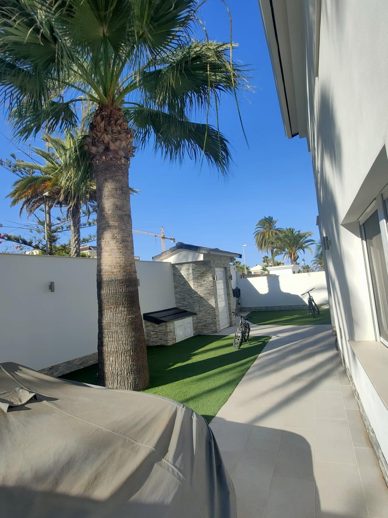 Terrace in villa for sale in Orihuela Costa