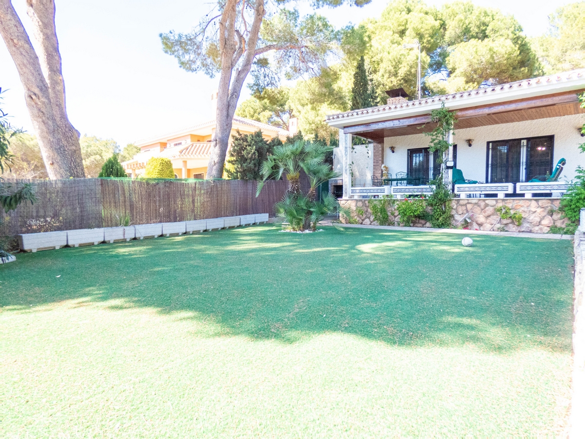 Pool area in villa for sale in Dehesa de Campoamor