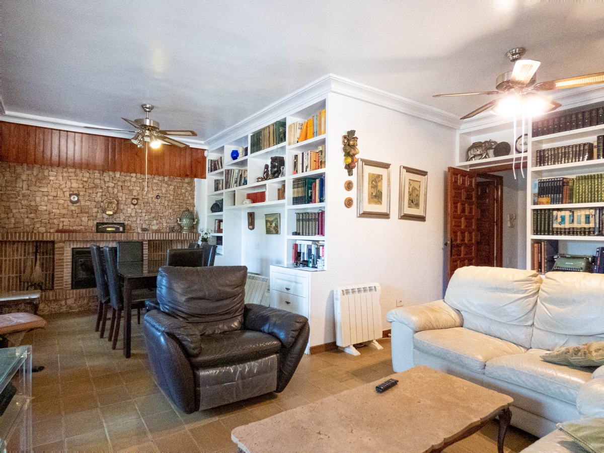 Garden in villa for sale in Dehesa de Campoamor