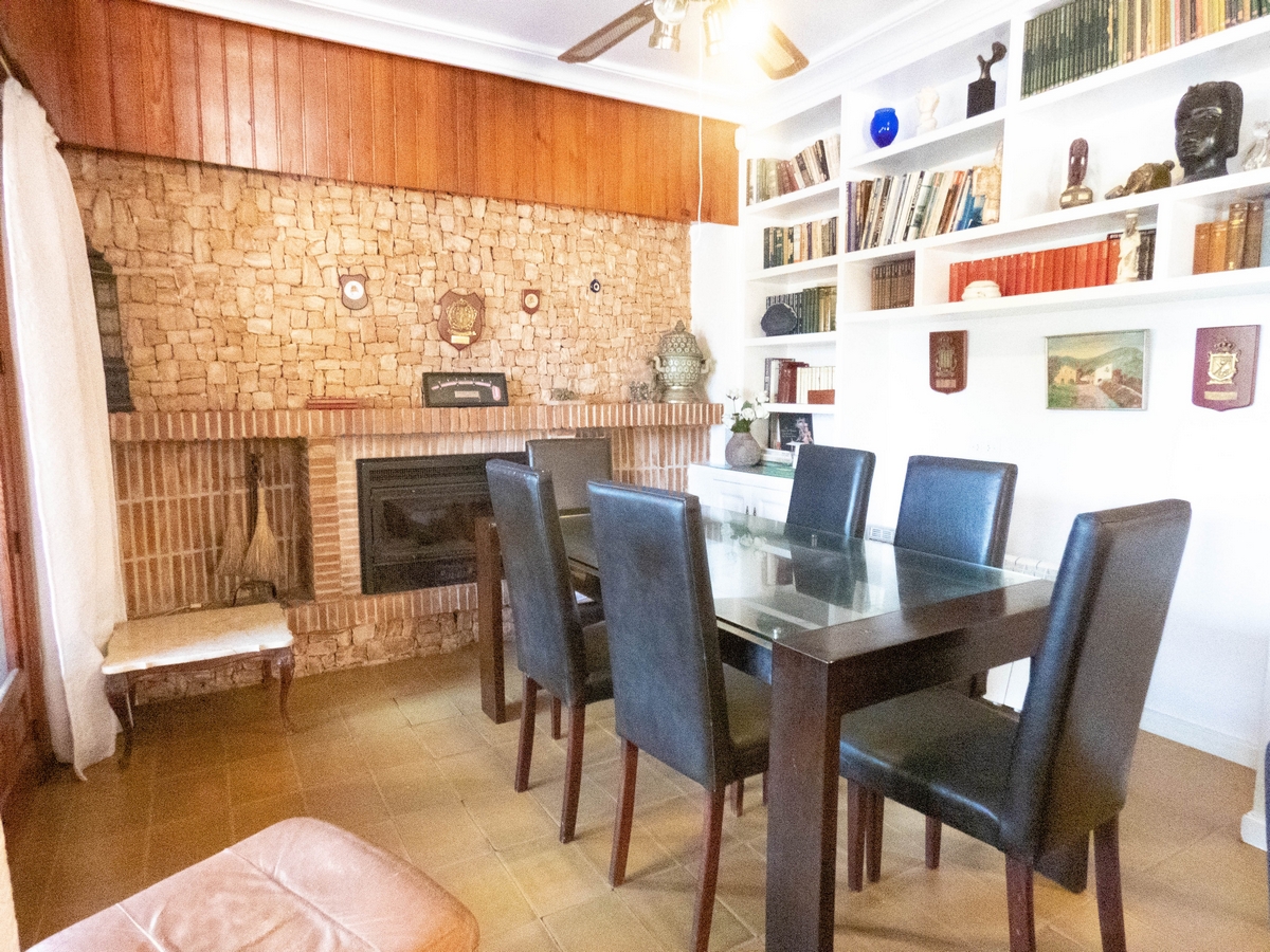 Dining area in villa for sale in Dehesa de Campoamor