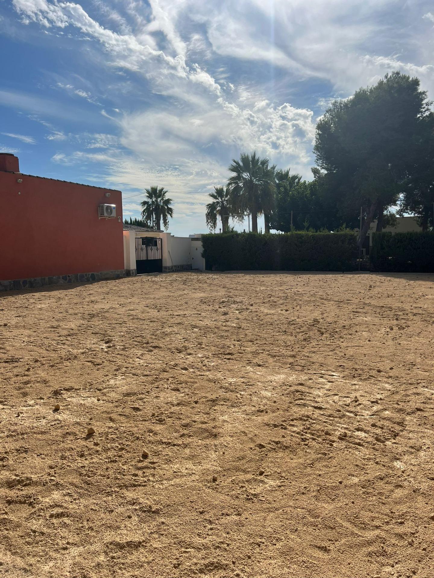Bedroom in villa for sale in Almoradi