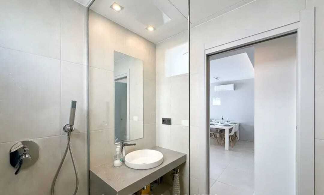 Pool area in apartment for sale in Guardamar del Segura
