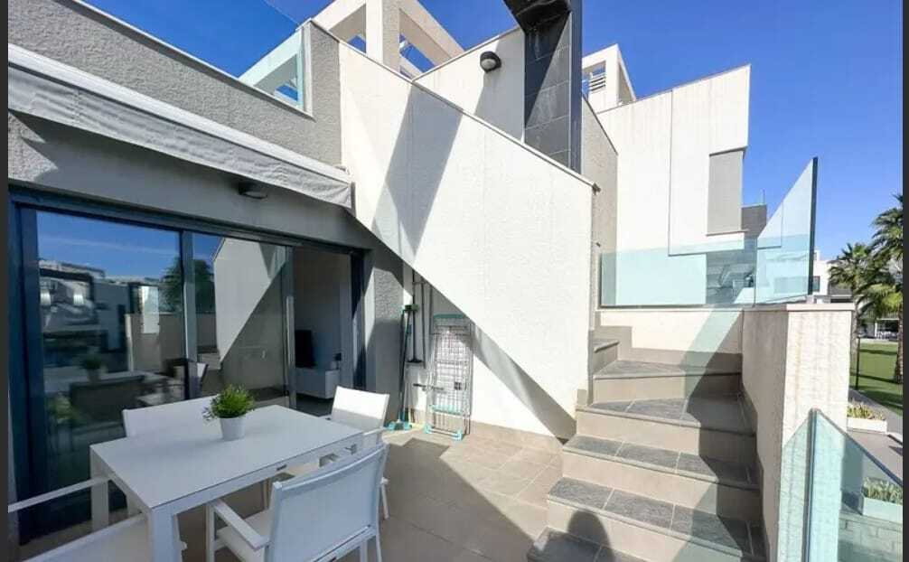 Dining area in apartment for sale in Guardamar del Segura